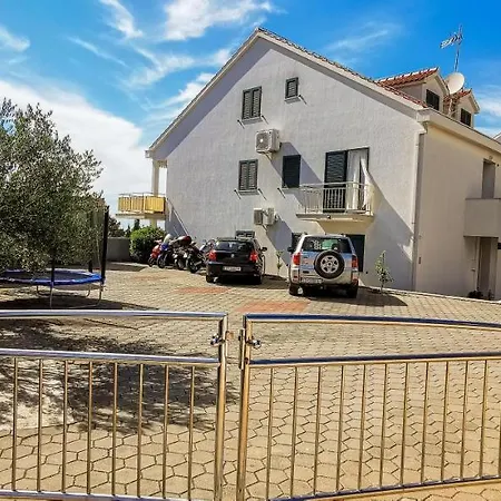 Nono Jure , Private Pool & Sauna Milna  Zewnętrze zdjęcie