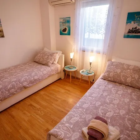 Nono Jure , Private Pool & Sauna Milna  Zewnętrze zdjęcie