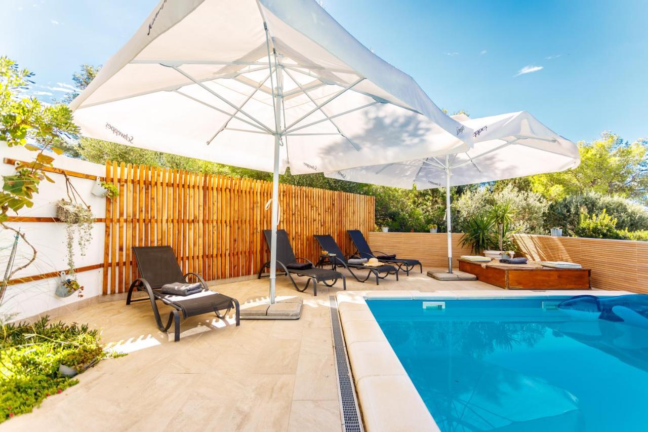 Semesterbostad Nono Jure , Private Pool & Sauna Milna (Brac)